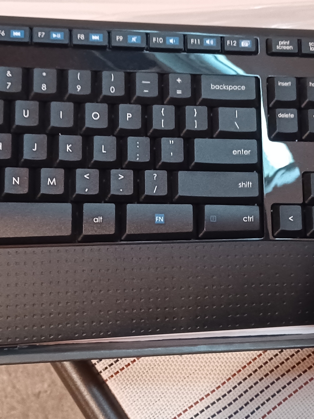 Logitech Black Wireless Keyboard with Wrist Rest